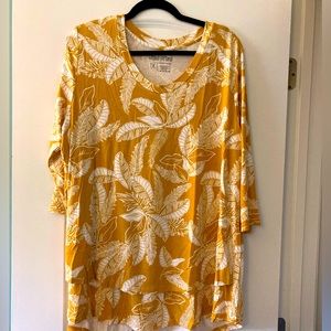 Latched Mama amber leaf 3/4 sleeve top 1X